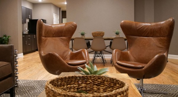 25senateplace_lounge_2-600x326