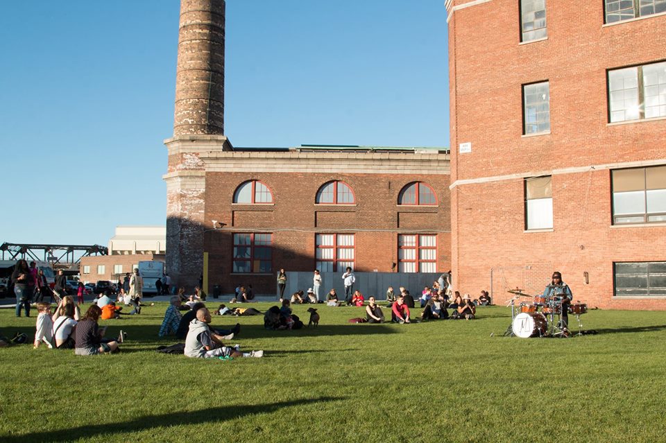 42168940_10156445184816043_2015343472990486528_n