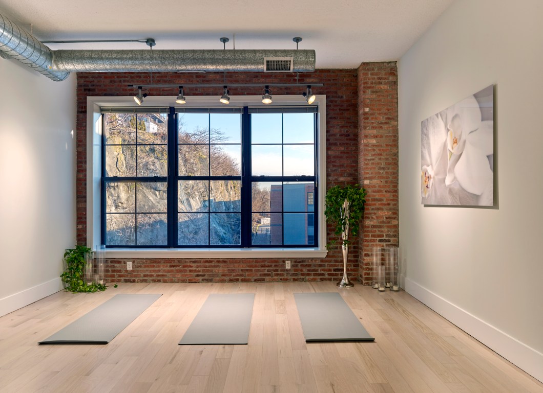 The Cliffs SANCRI Yoga