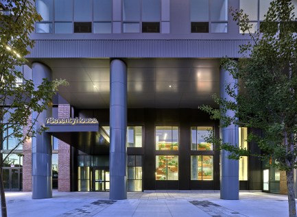 7Seventy House_Exterior_26